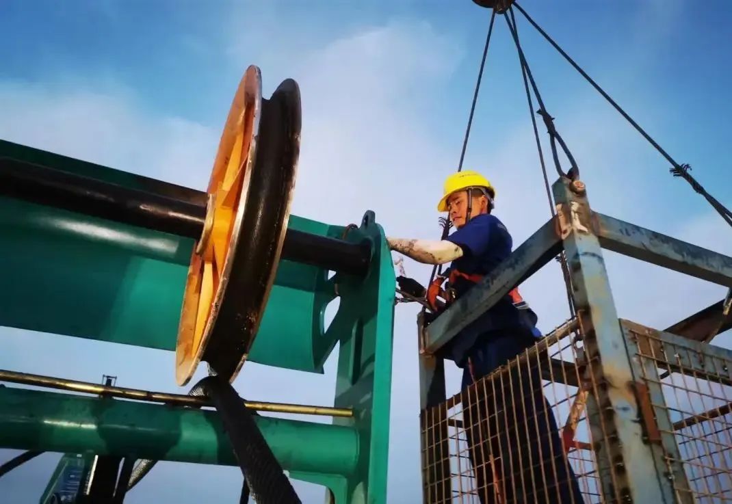 “创造施工奇迹!”他们和江南游戏智能“超级桩备”一起助建燕矶长江大桥