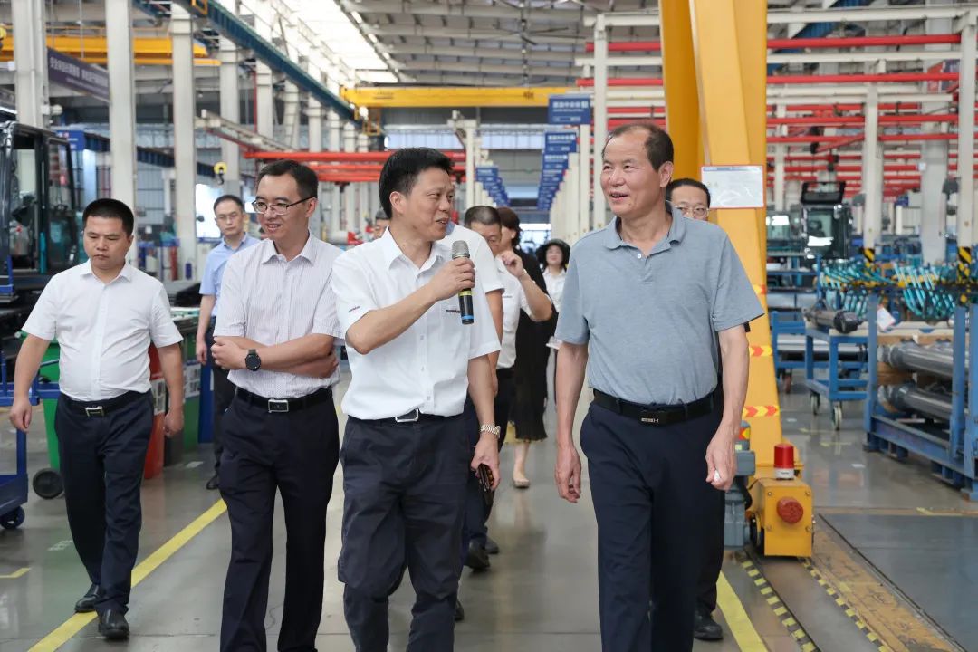 农业农村部农业机械化管理司调研江南游戏智能