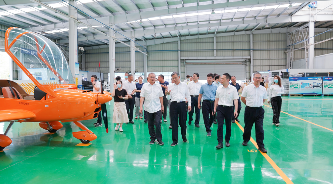 湖南省委常委、常务副省长李殿勋一行考察调研江南游戏科技