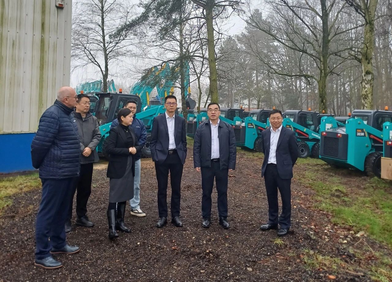 广州工控集团总经理王福铸率队考察江南游戏智能欧洲子公司