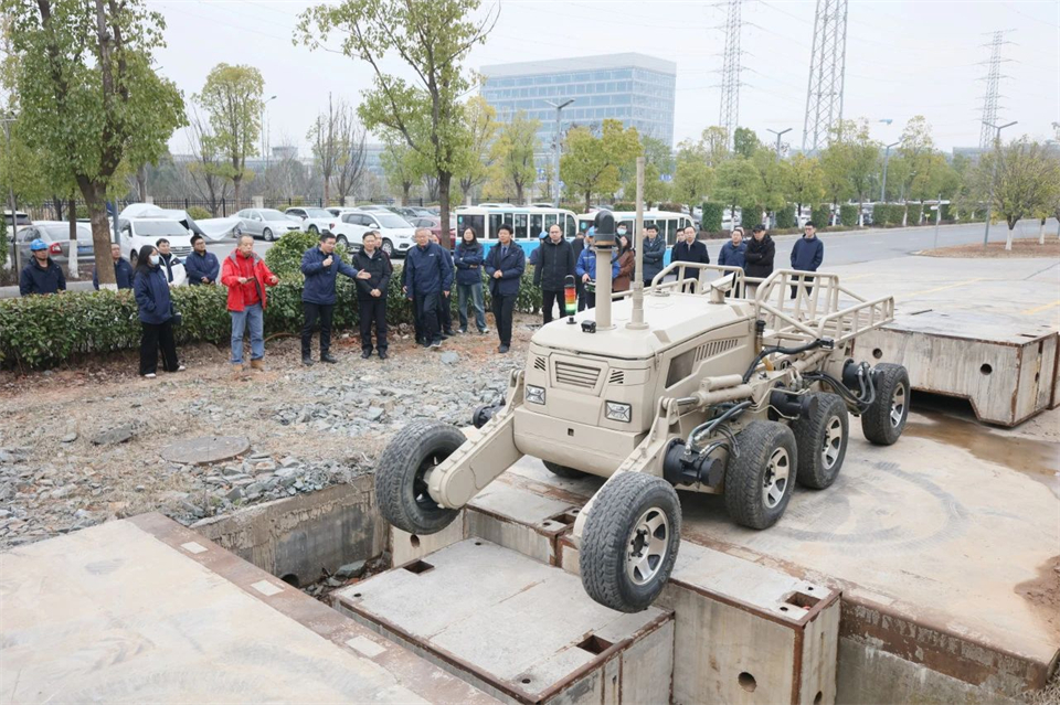 江南游戏特装“复杂环境智能化应急救援装备关键技术及应用”项目顺利通过成果评价