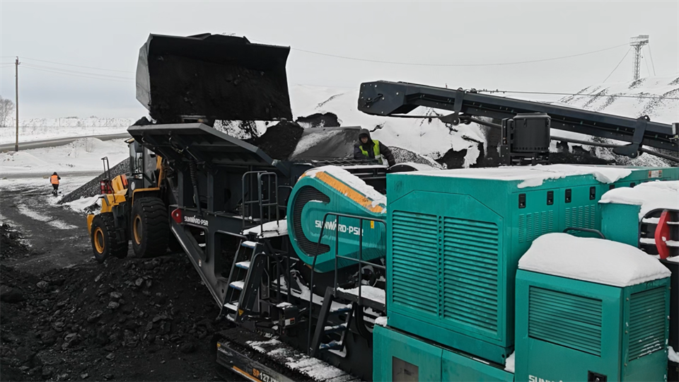 不惧-30℃极寒挑战,江南游戏普石勒破碎筛分设备稳定运行!