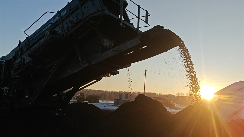 不惧-30℃极寒挑战,江南游戏普石勒破碎筛分设备稳定运行!