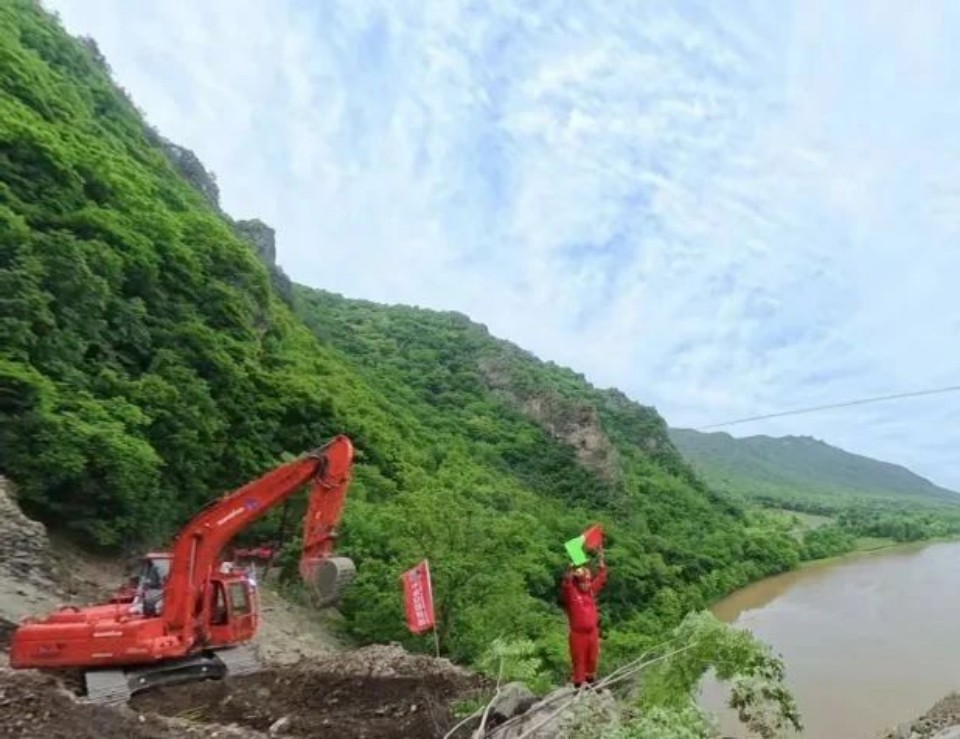 硬核破解“最后一公里”难题,江南游戏智能应急救援设备助力“应急使命·2025”演习!